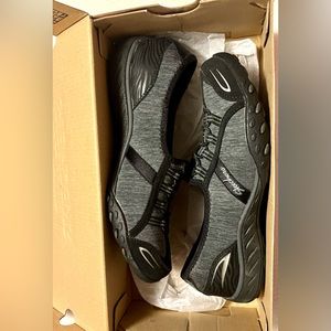 Sketchers Air Cooled Memory Foam. Walking shoes. Size 6.5. Black. Used.